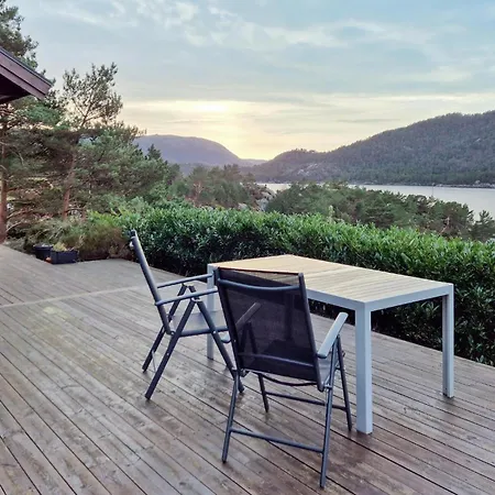 בית נופש Gorgeous In With House Sea View Eivindvik